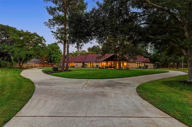 Photo 5 of 16826 E Maglitto Circle, Tomball, TX