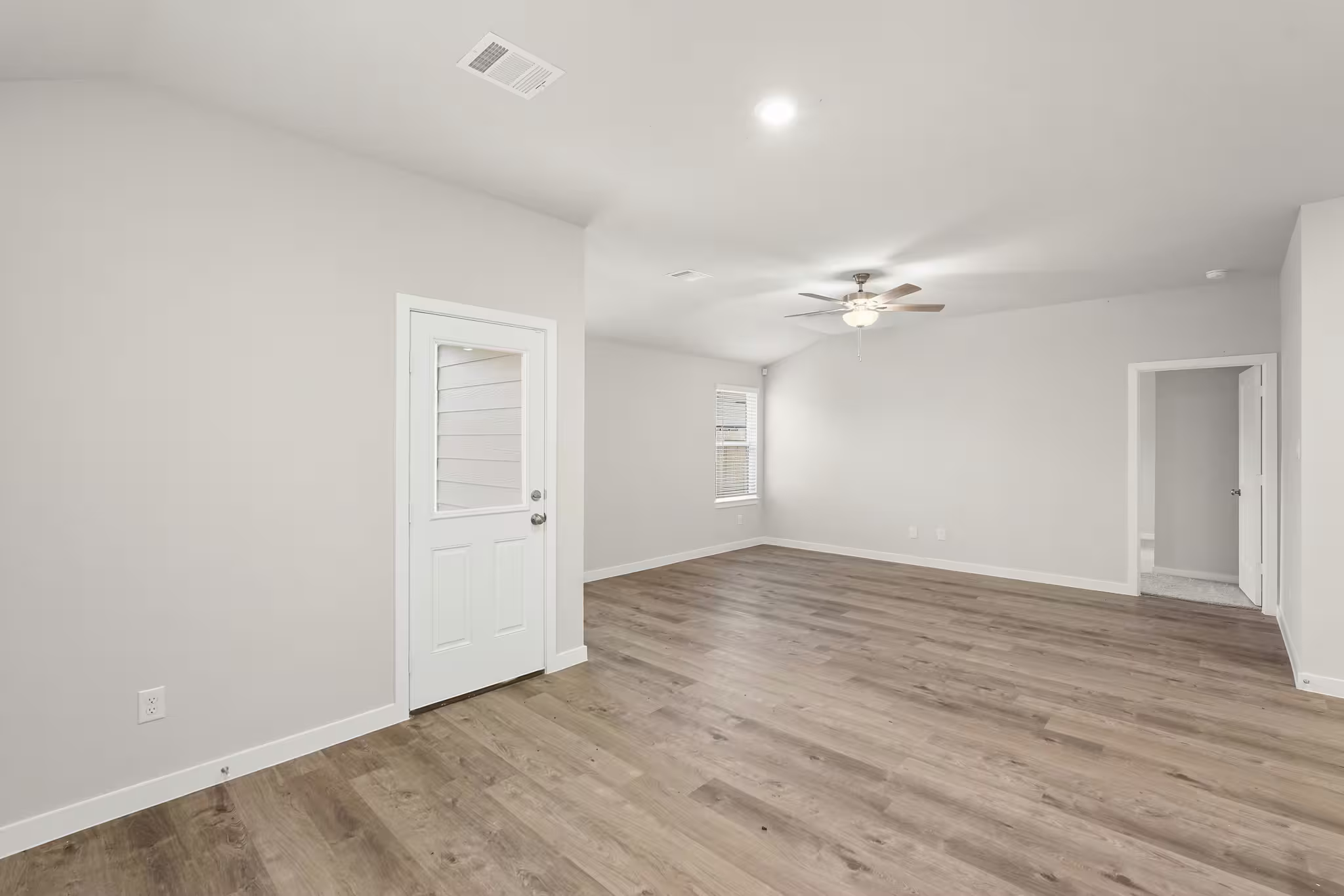 Photo 7 of 624 Woodhave Lakes Drive, La Marque, TX