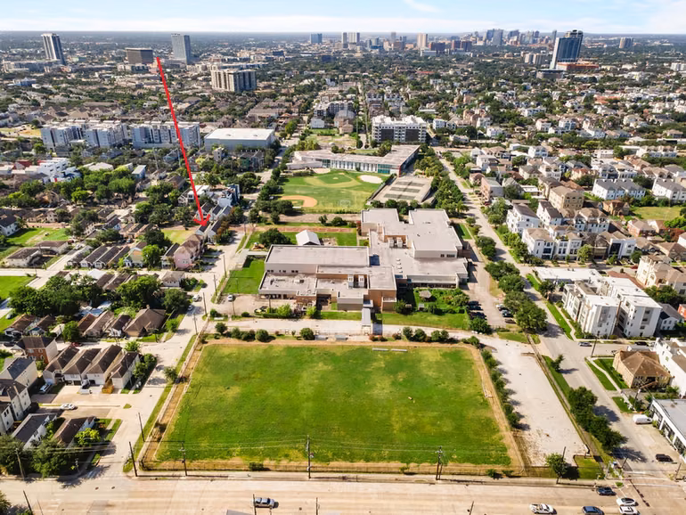 Photo 2 of 1620 Andrews Street, Houston, TX