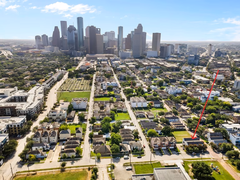 Photo 3 of 1620 Andrews Street, Houston, TX