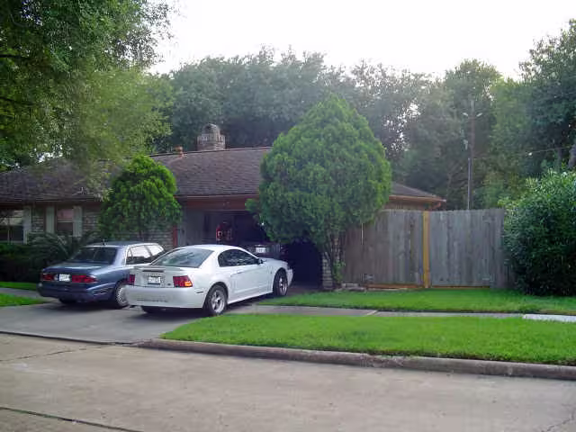 Photo 2 of 6202 Wagonwheel Circle, Houston, TX