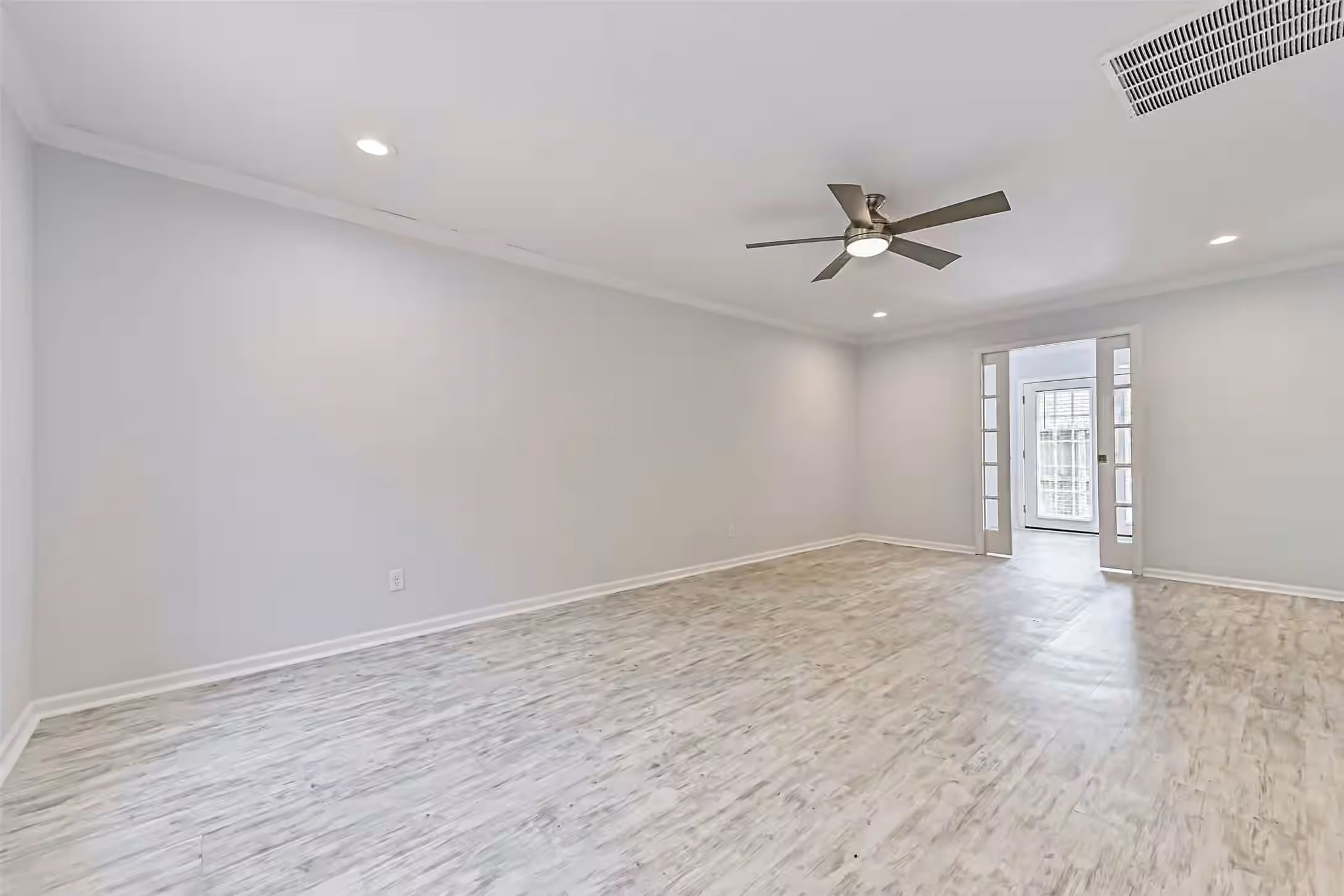 Photo 7 of 424 15th Street 113, Galveston, TX