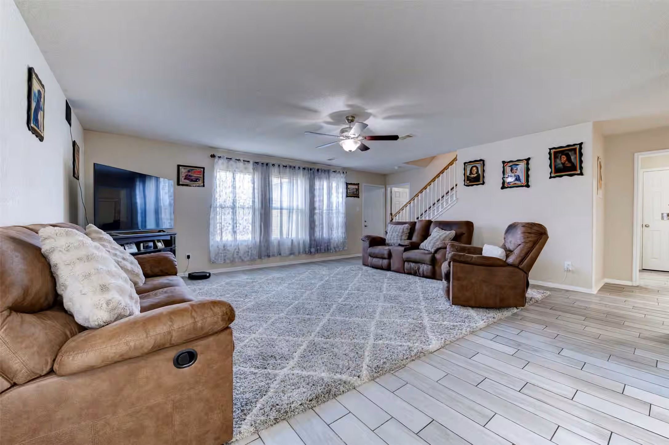 Photo 4 of 11027 E Fall Fern Circle, Houston, TX