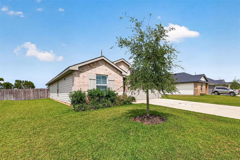 Photo 2 of 1143 Buffalograss Trail, Sealy, TX