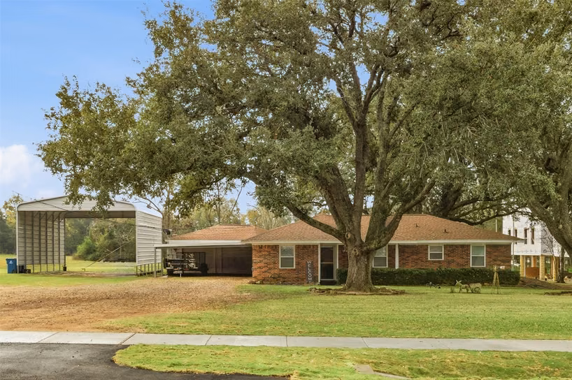 Photo of 31921 Waller Tomball Road, Waller, TX 77484