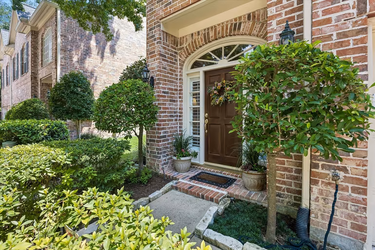 Photo 3 of 5819 Inwood Park Ct Court N, Houston, TX