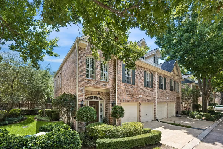 Photo 4 of 5819 Inwood Park Ct Court N, Houston, TX
