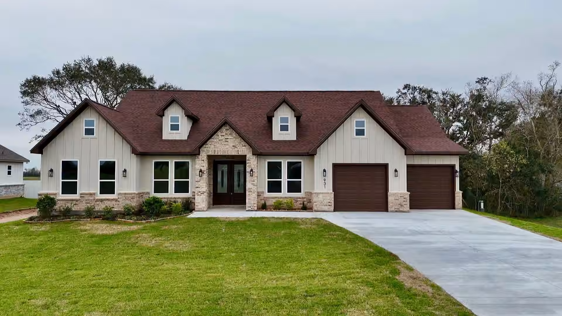 Photo 2 of 931 Buffalo Trail, Angleton, TX