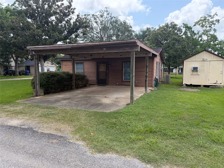 Photo 3 of 139 Scout Road, Jones Creek, TX