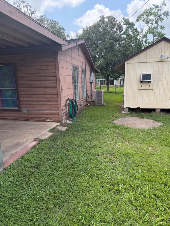 Photo 4 of 139 Scout Road, Jones Creek, TX