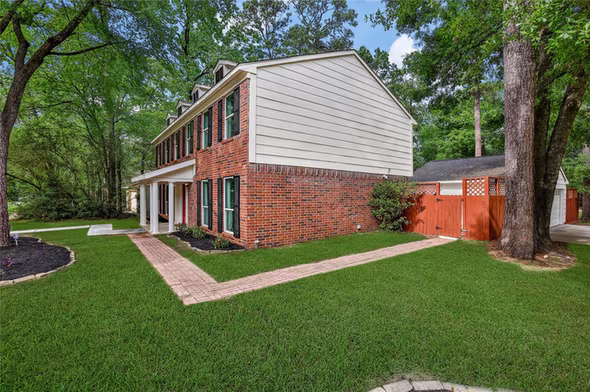 Photo 4 of 180 Maple Branch Street, The Woodlands, TX