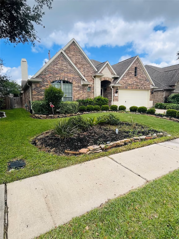 Photo 3 of 2106 Cambridge Bay Drive, Pearland, TX