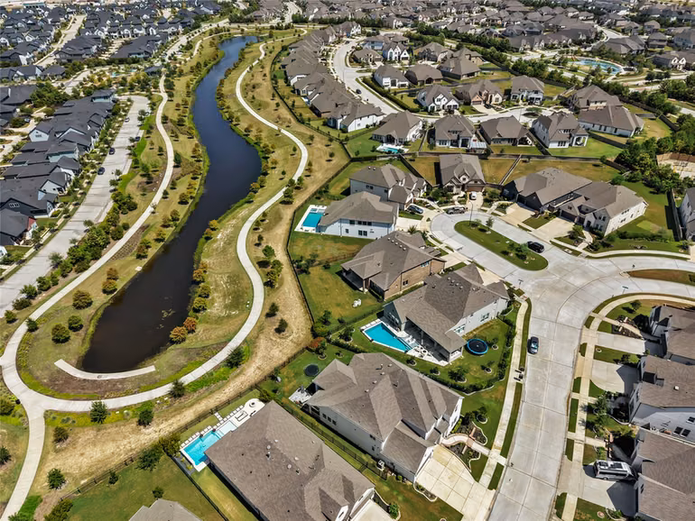 Photo 3 of 15007 Roadway Rock Court, Cypress, TX