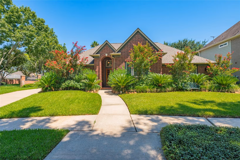 Photo 4 of 2025 Sandy Coast Circle, League City, TX