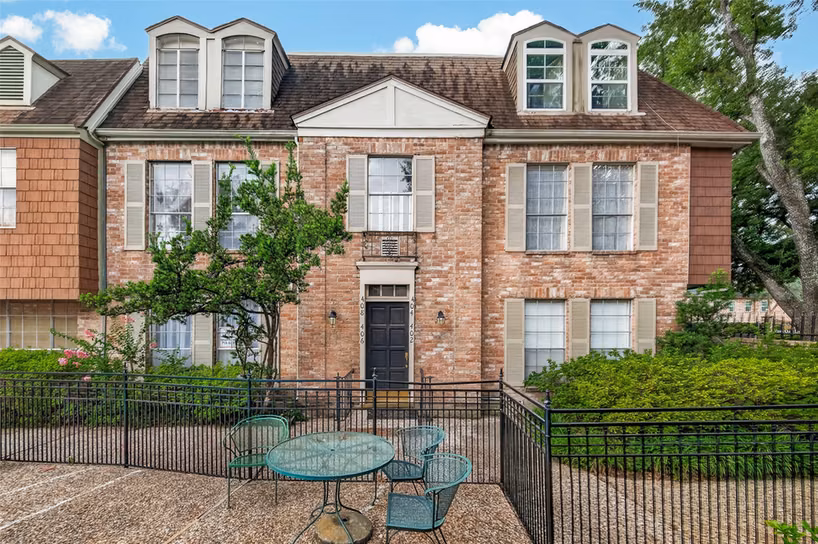 Photo of 408 N Post Oak Lane 408, Houston, TX 77024
