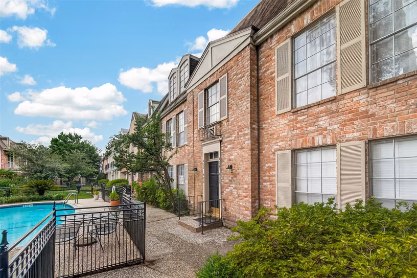 Photo 2 of 408 N Post Oak Lane 408, Houston, TX
