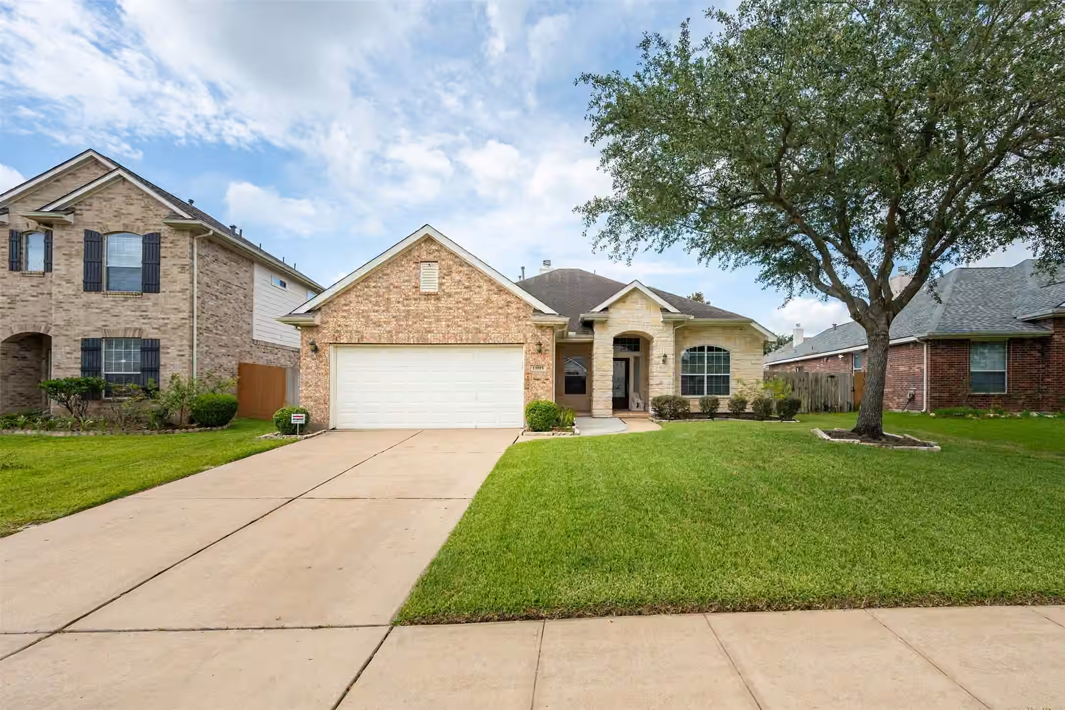 Photo 2 of 13815 Normandy Court, Sugar Land, TX