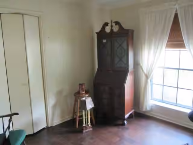 Photo 6 of 111 Elmwood Street, Huntsville, TX