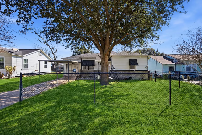 Photo of 1604 Kipling Street, Liberty, TX