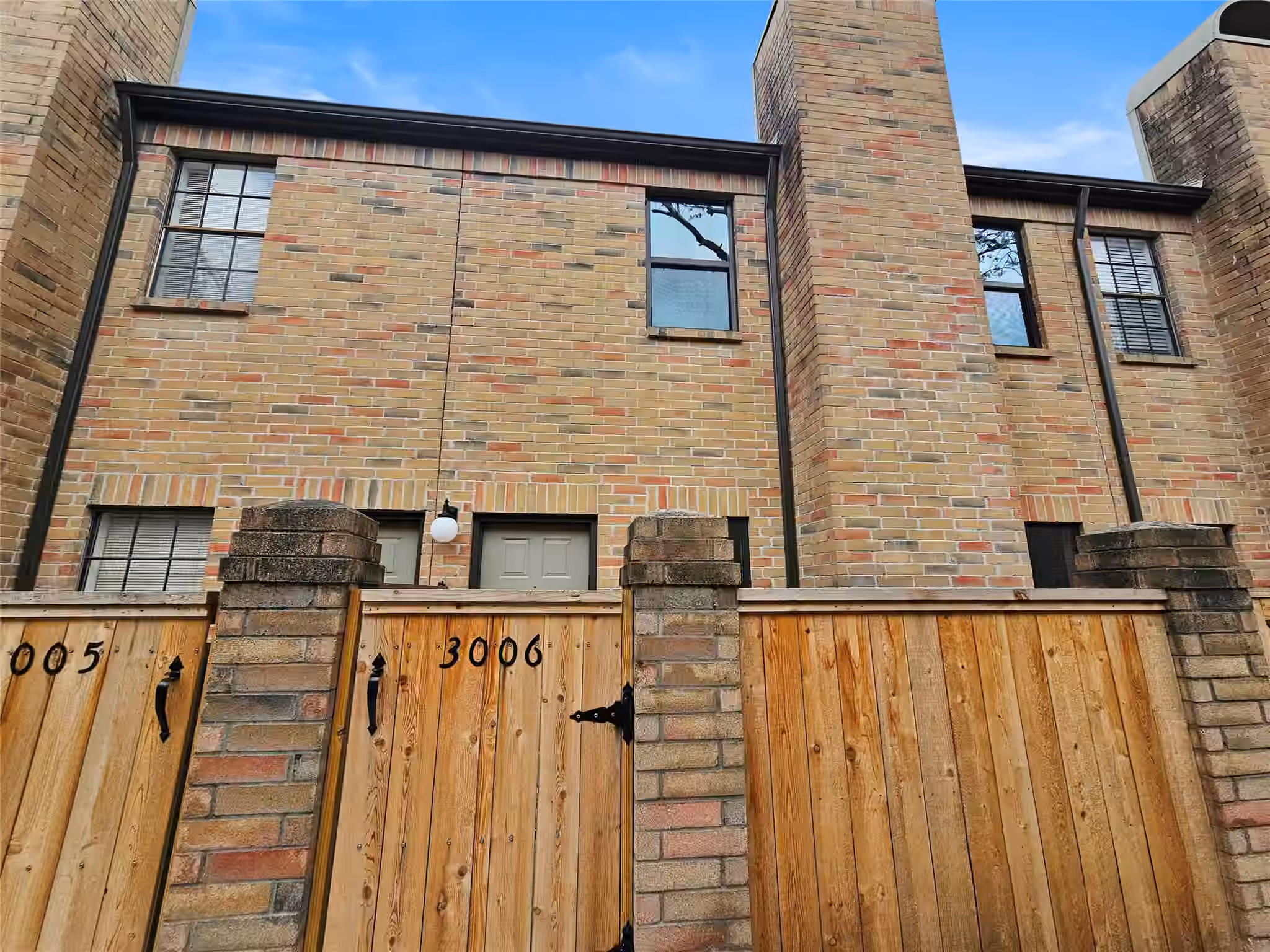 Photo of 9800 Pagewood Lane 3006, Houston, TX 77042