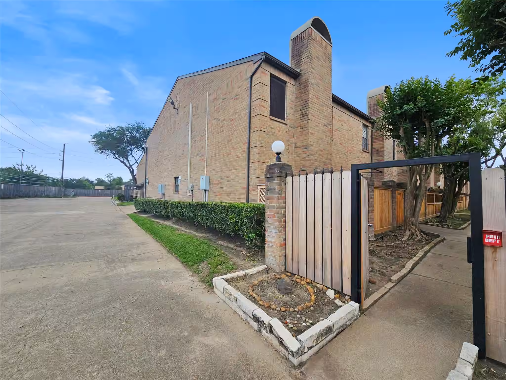 Photo 3 of 9800 Pagewood Lane 3006, Houston, TX