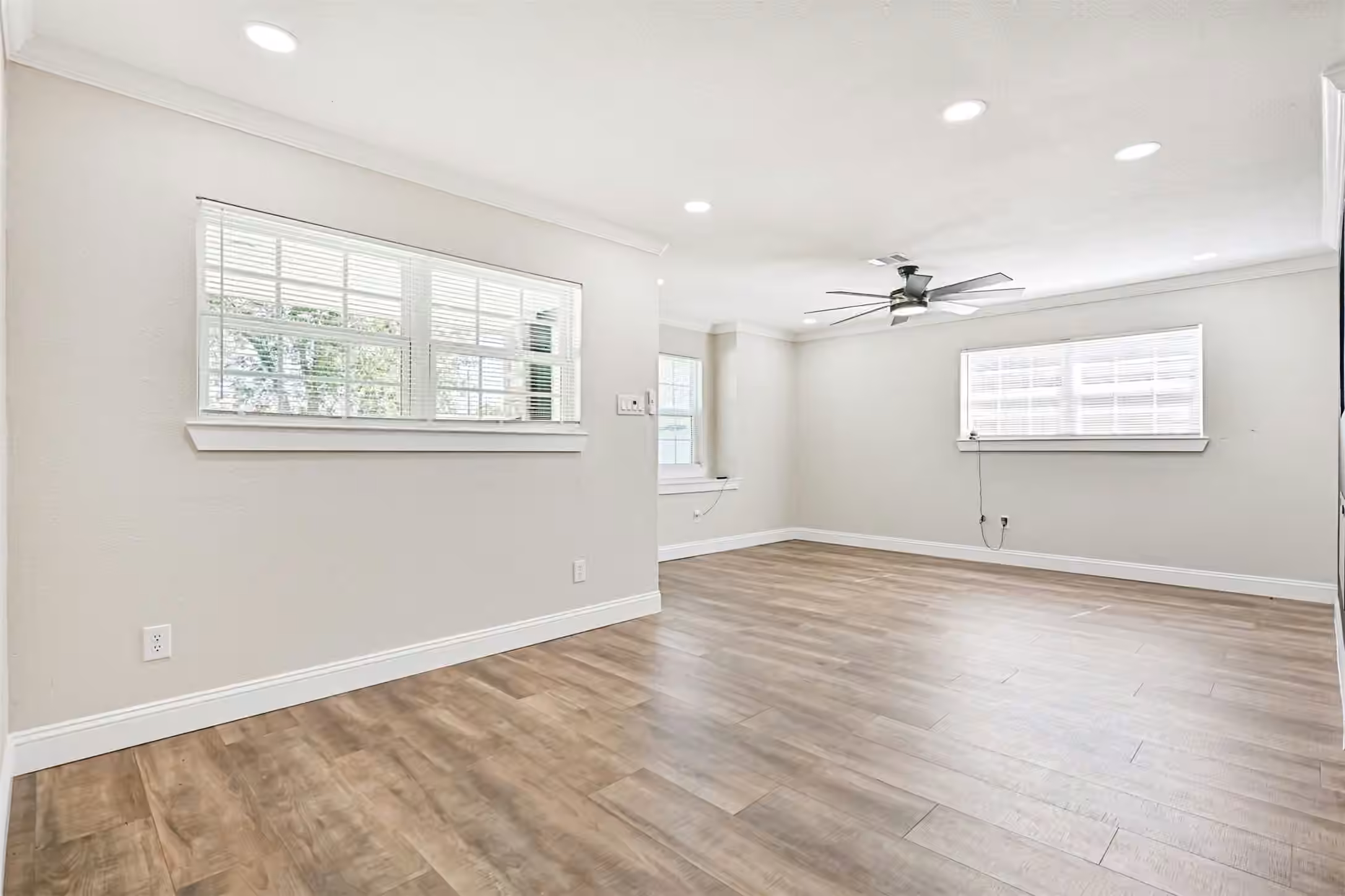 Photo 5 of 5622 Canterway Drive, Houston, TX