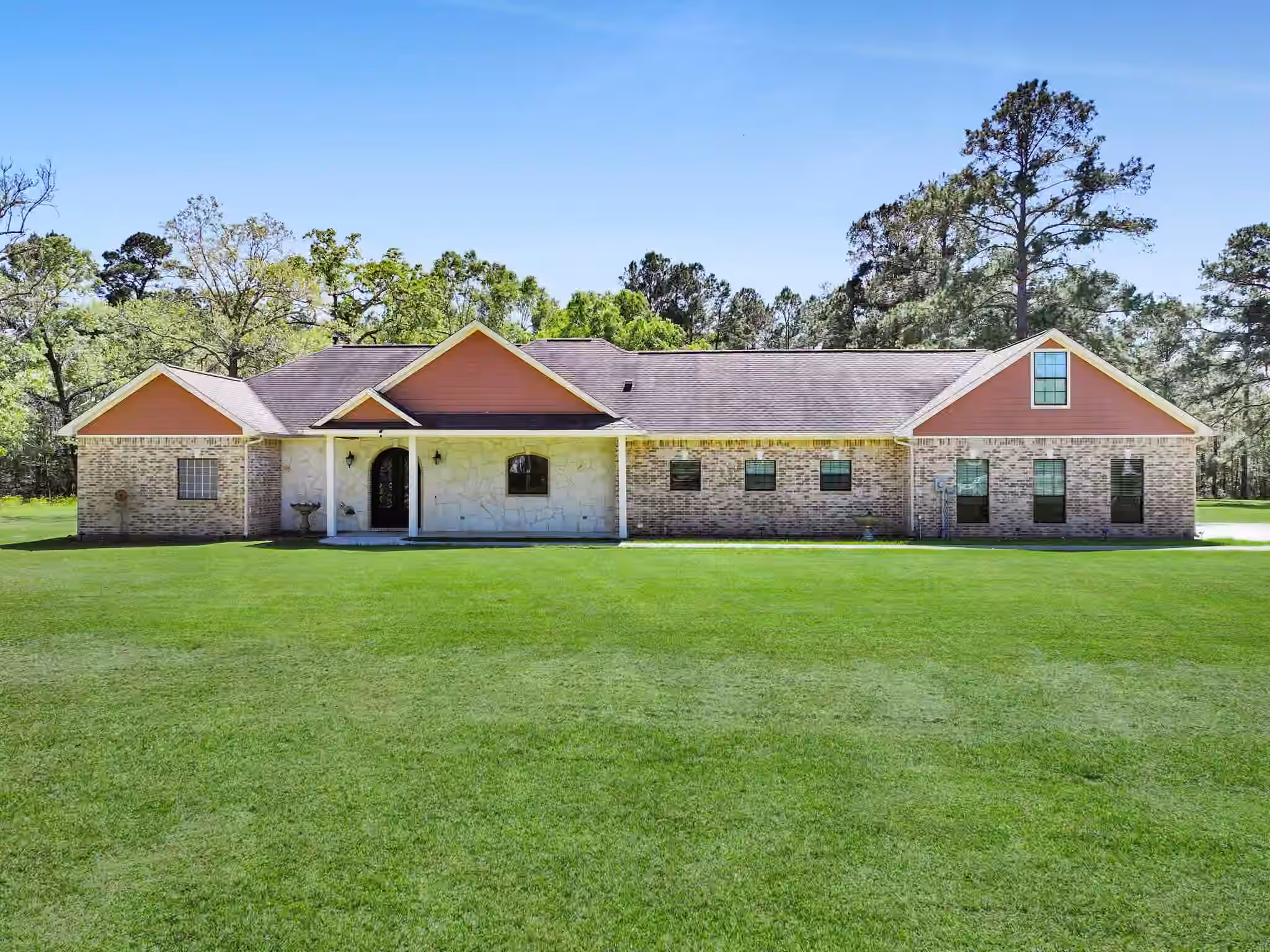 Photo 5 of 531 County Road 641, Dayton, TX