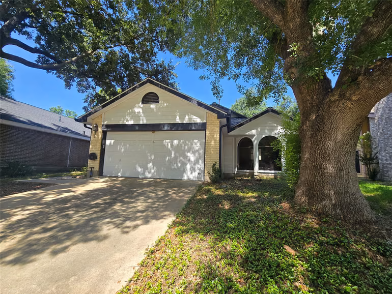 Photo 2 of 1614 Bradney Drive, Houston, TX