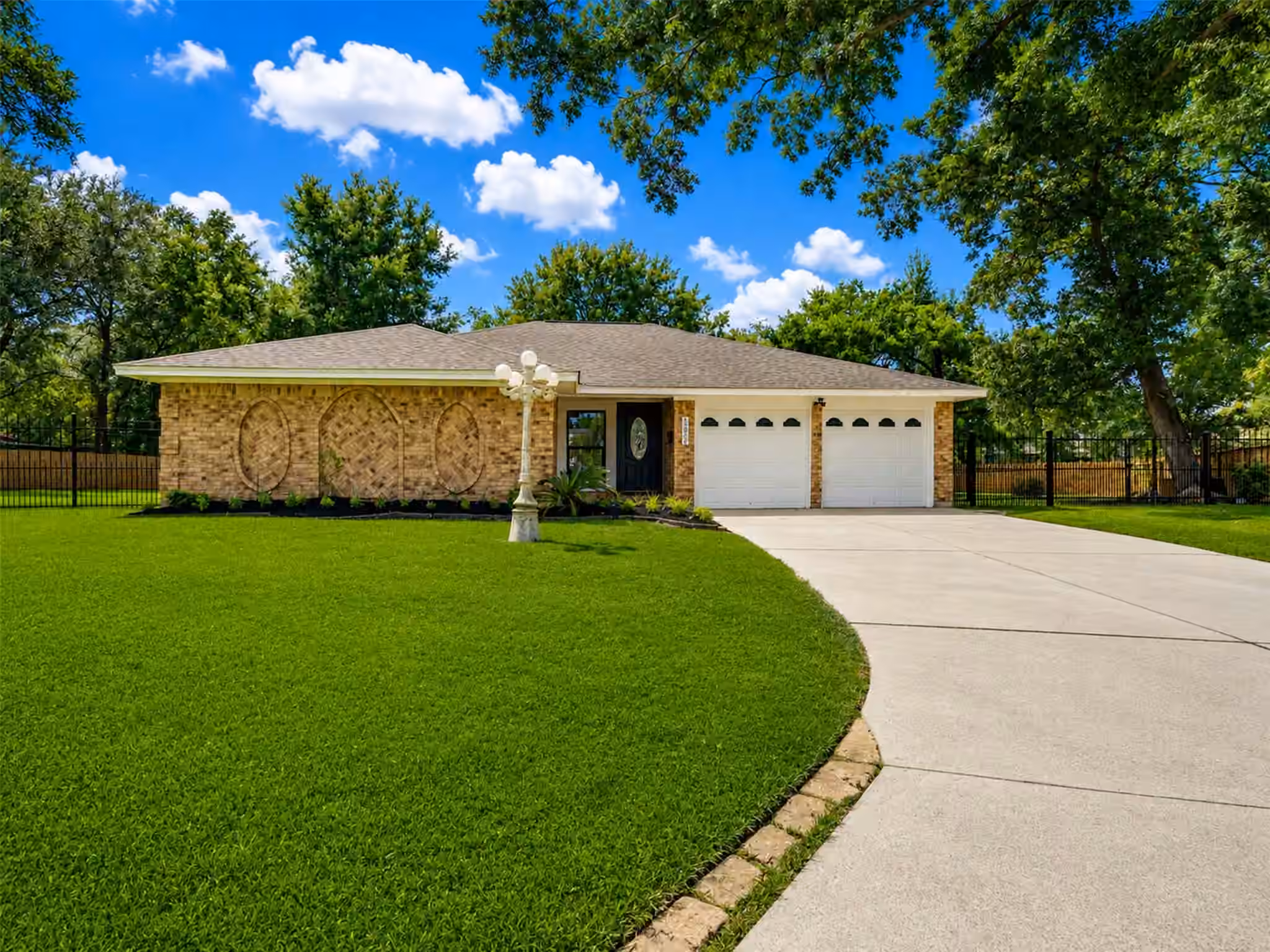 Photo of 12802 Louisville Street, Houston, TX