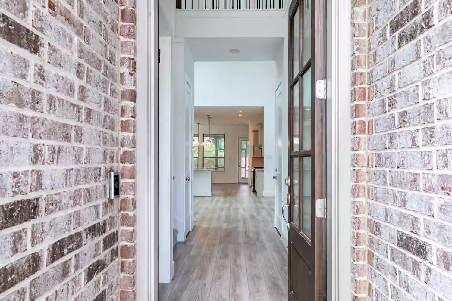 Photo 4 of 10719 Blossom River Drive, Missouri City, TX