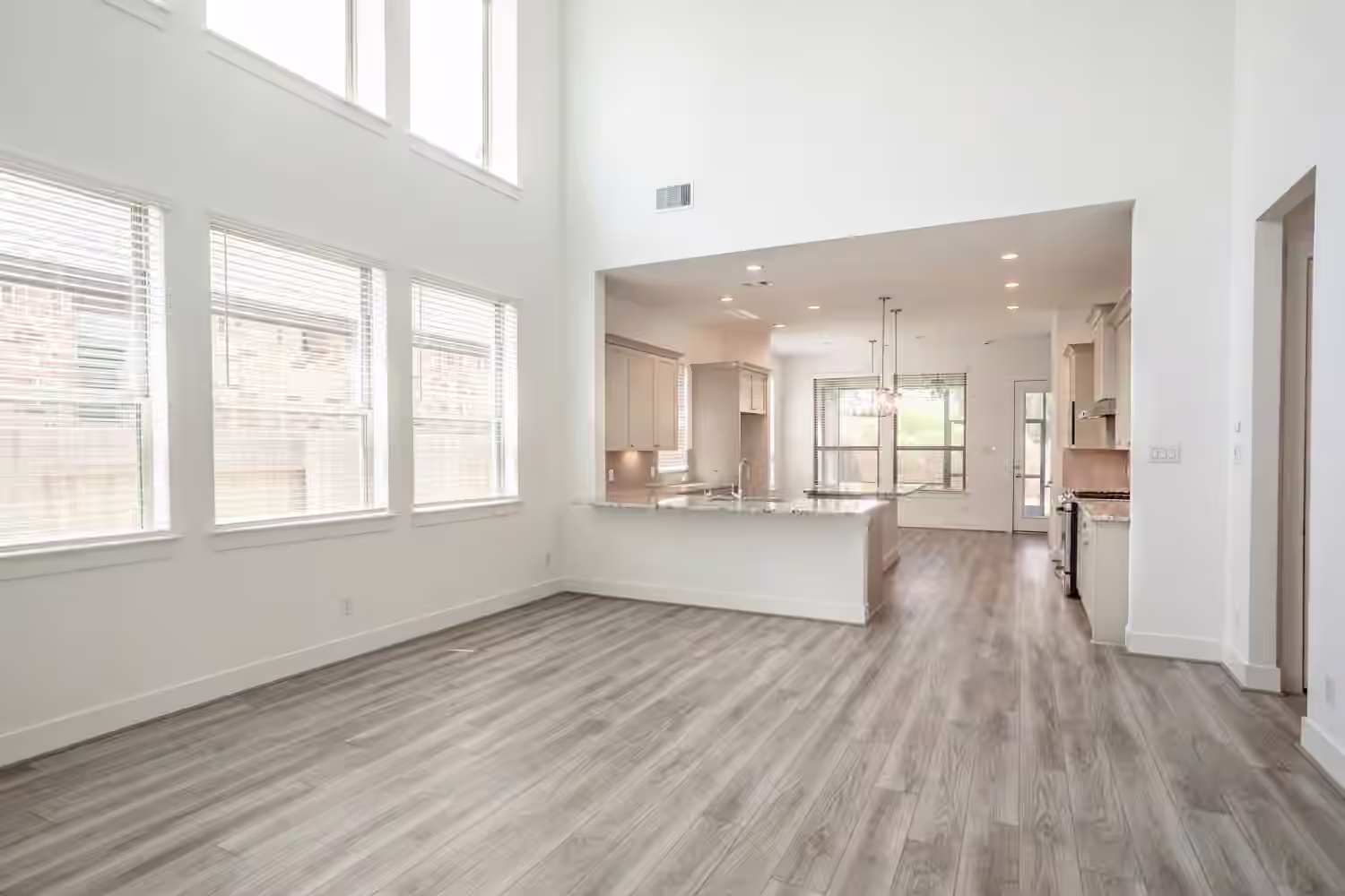 Photo 6 of 10719 Blossom River Drive, Missouri City, TX