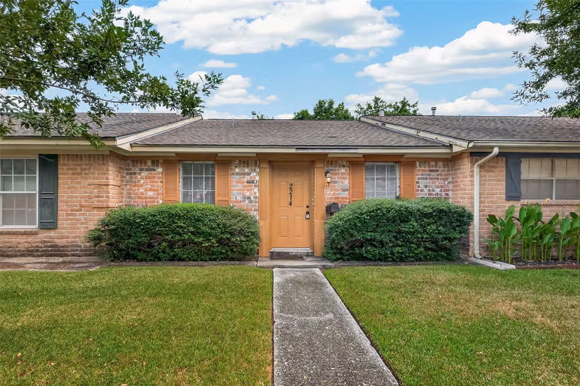 Photo of 2214 Buchanan Drive, Baytown, TX 77520