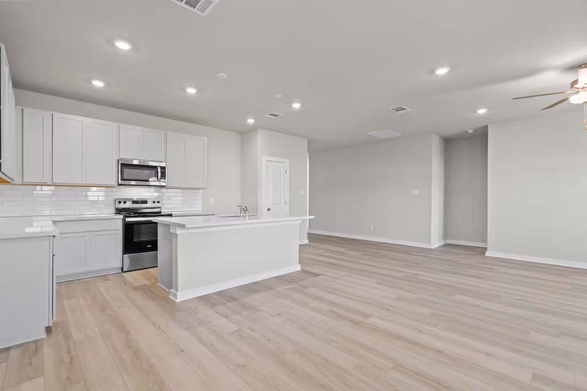 Photo 6 of 2525 N Heritage Drive, Dayton, TX