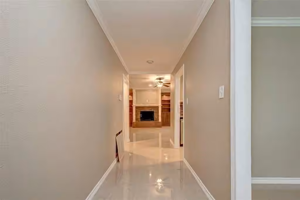 Photo 4 of 5811 Ludington Drive, Houston, TX