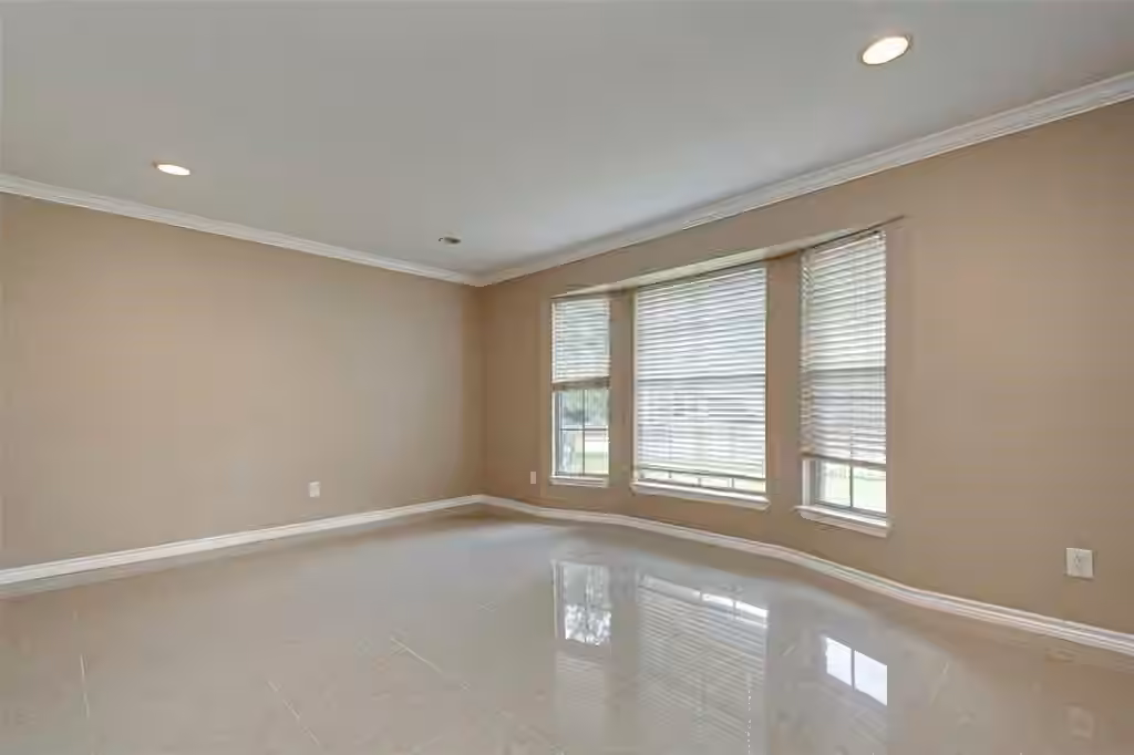 Photo 5 of 5811 Ludington Drive, Houston, TX