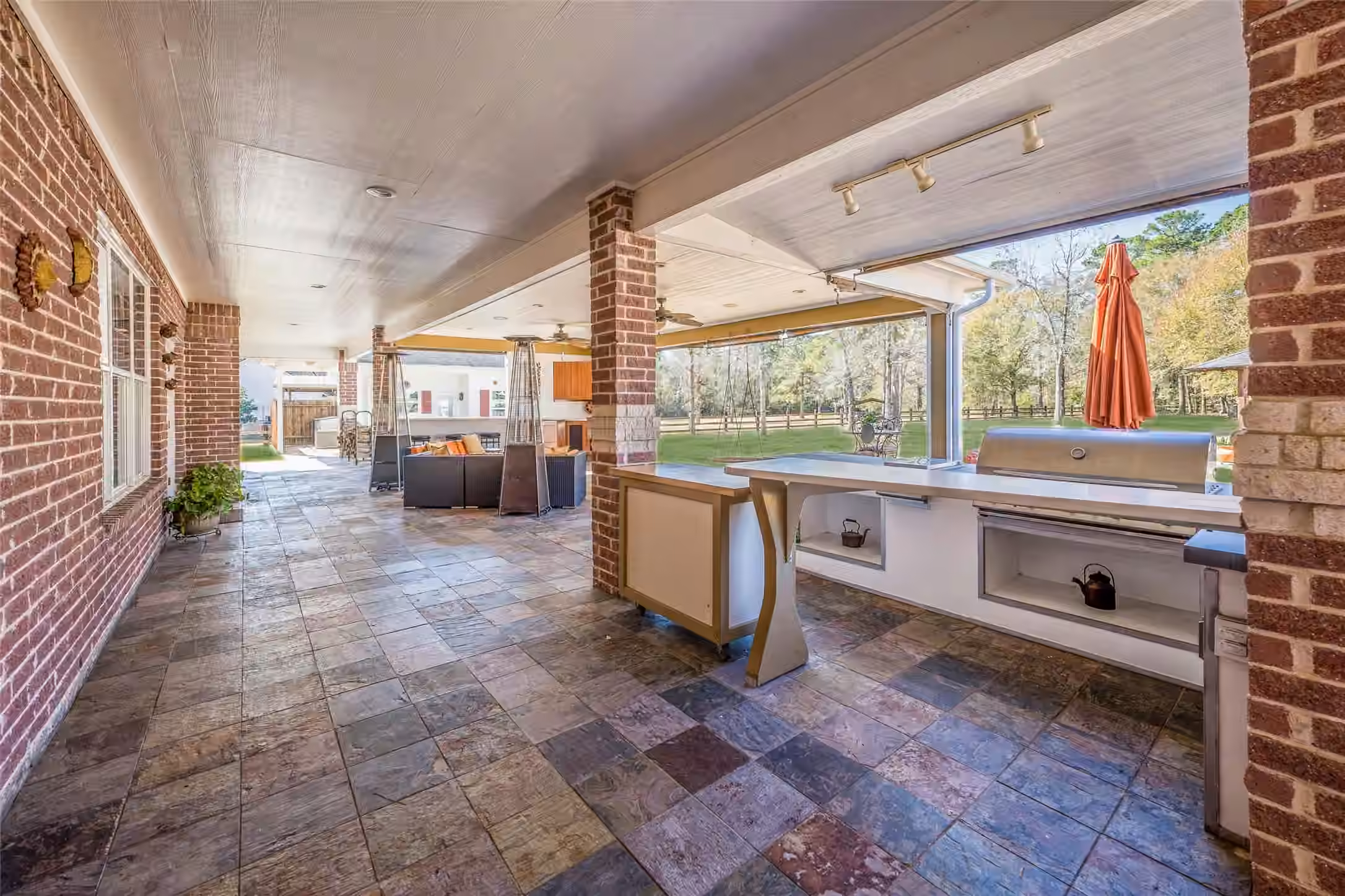Photo 5 of 33519 Hillside Drive, Pinehurst, TX