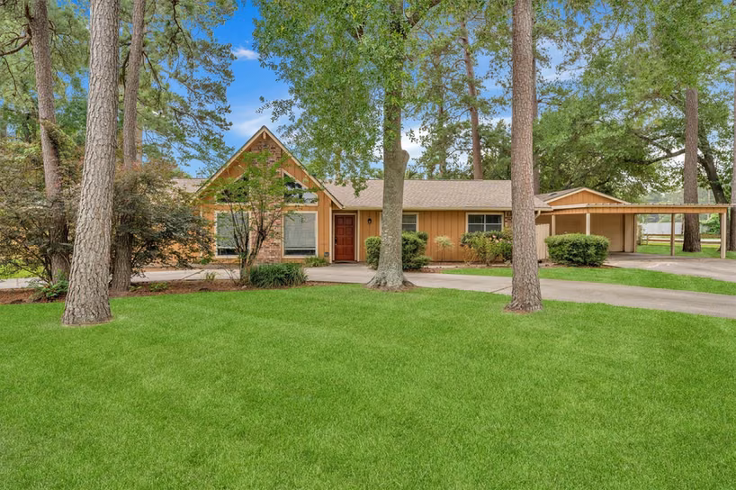 Photo of 12115 Powder Horn Street, Pinehurst, TX