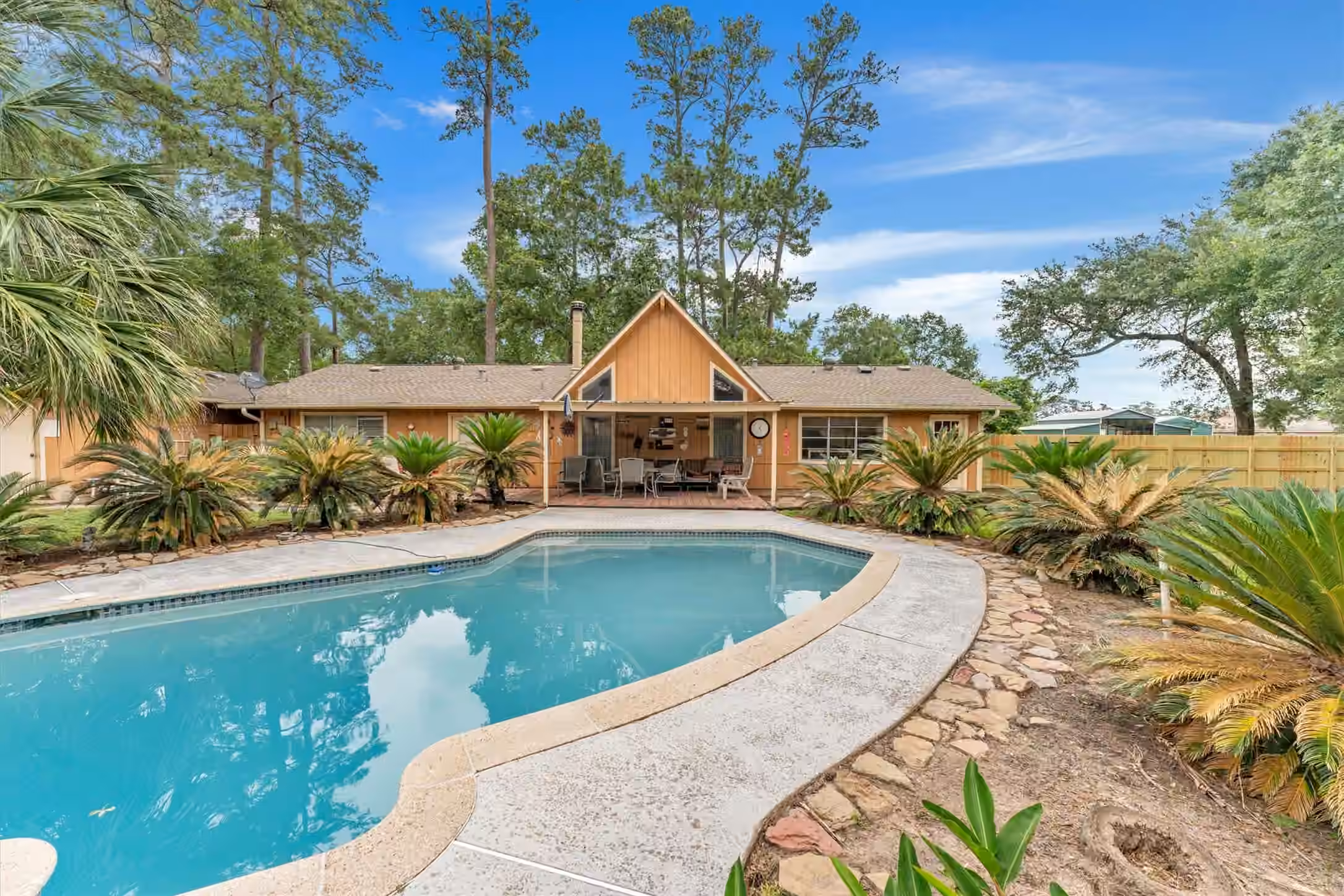Photo 6 of 12115 Powder Horn Street, Pinehurst, TX