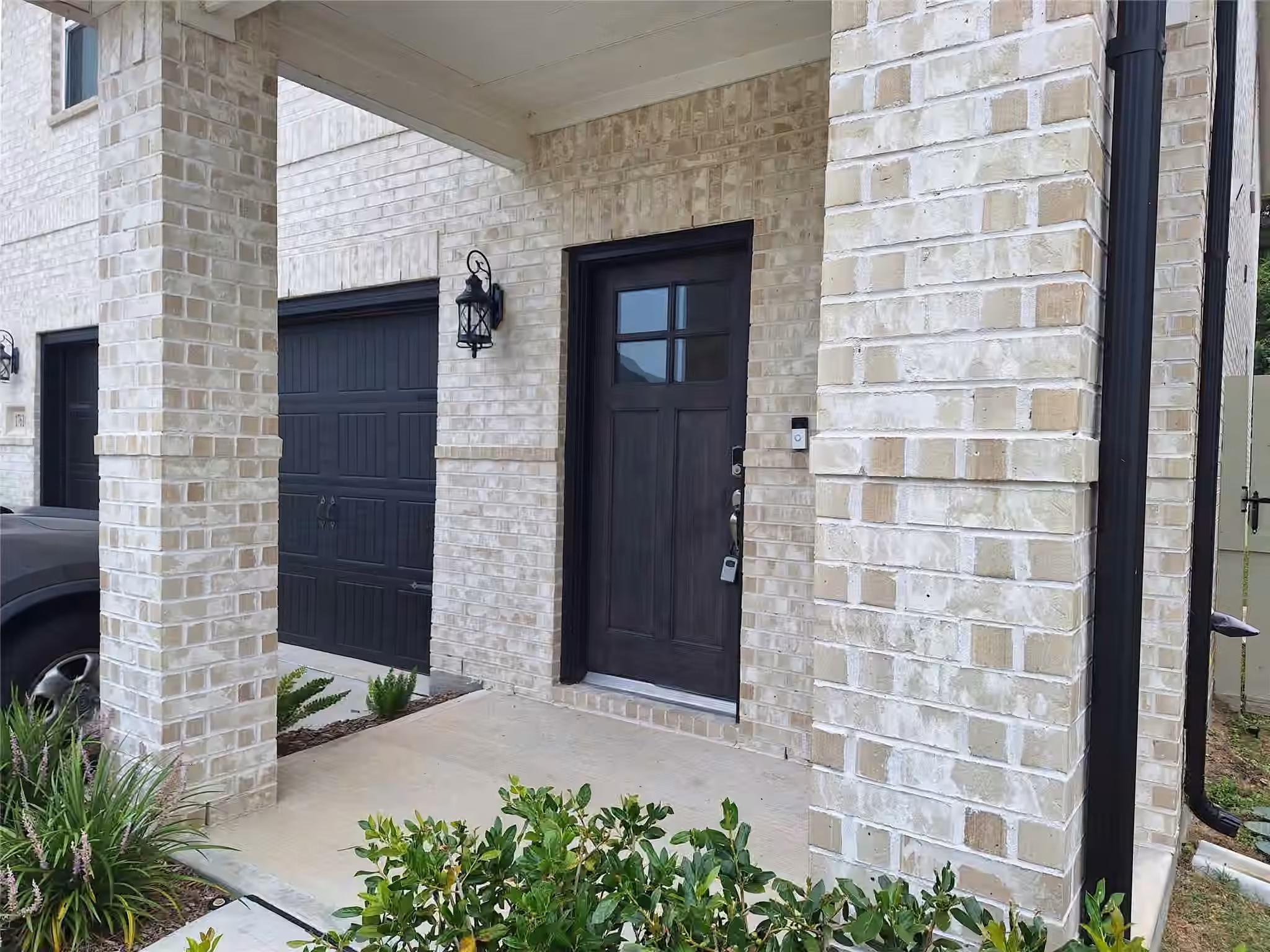 Photo 2 of 17610 Rosette Grass Drive, Conroe, TX
