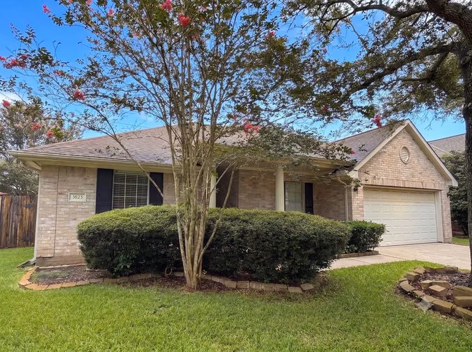 Photo 2 of 3823 Canton, Pearland, TX