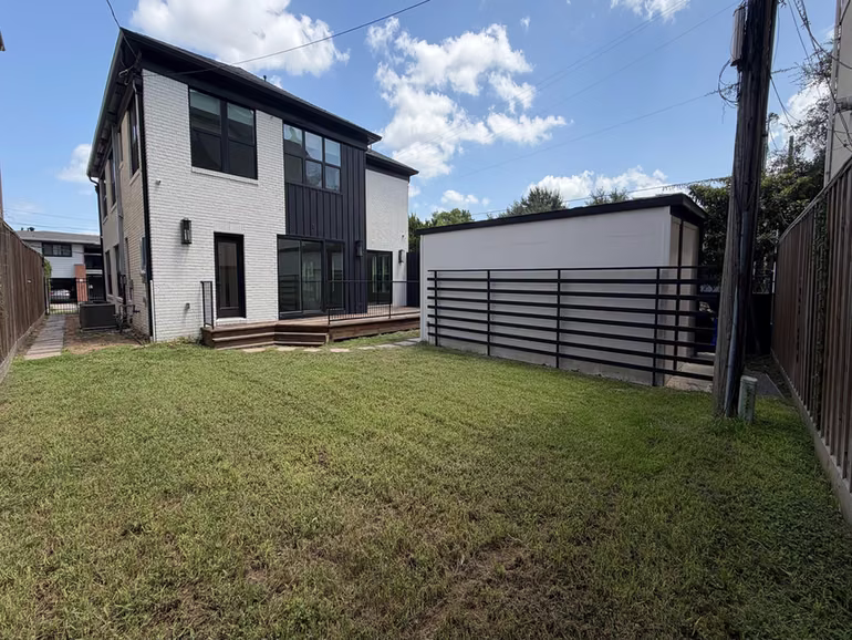 Photo 2 of 1601 Bonnie Brae Street, Houston, TX