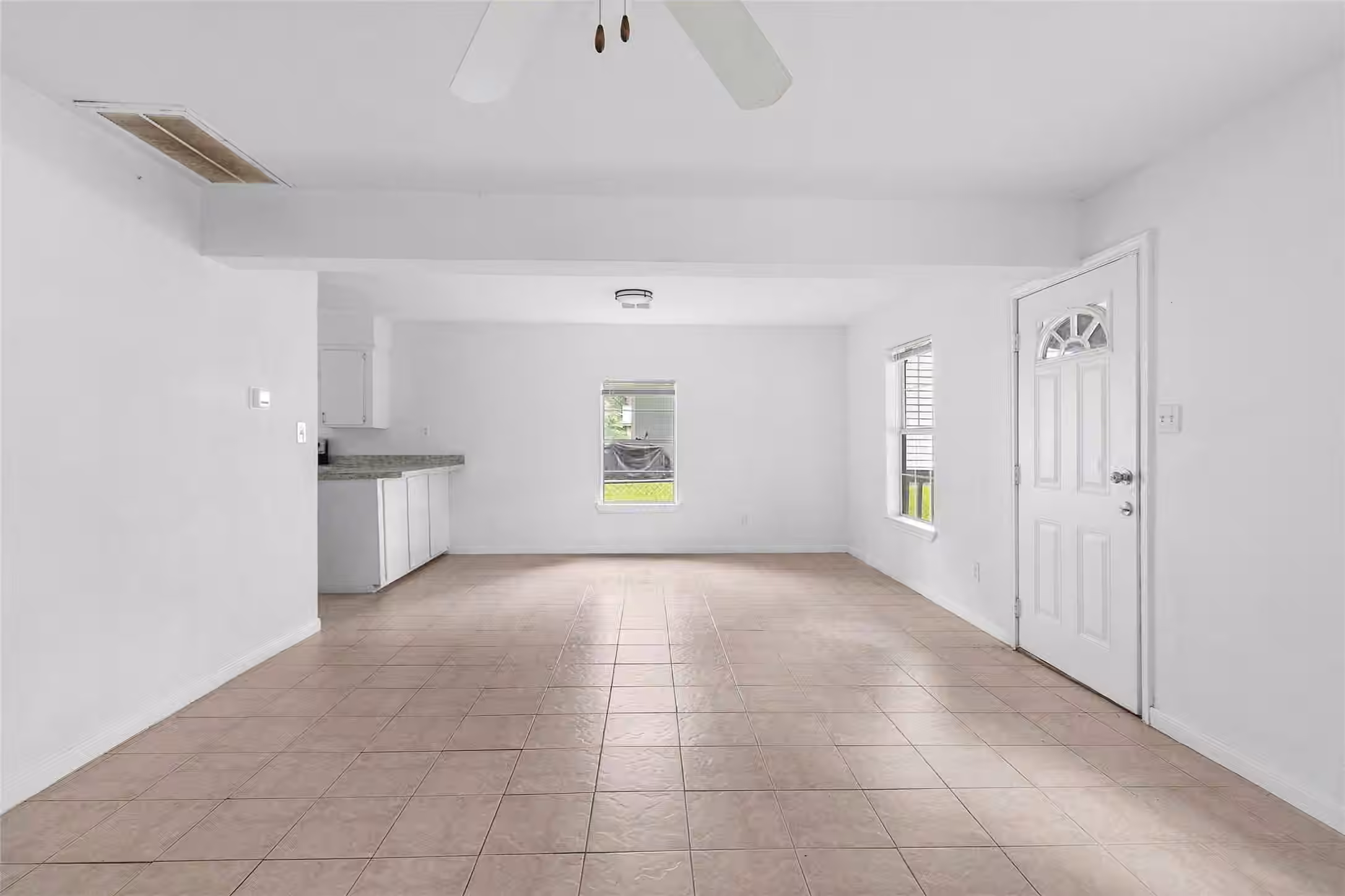 Photo 3 of 6090 Skylane Drive, Montgomery, TX
