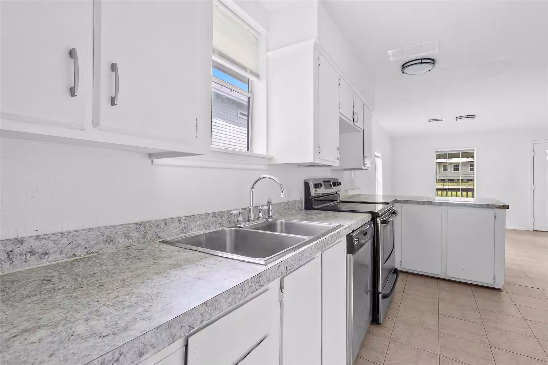 Photo 5 of 6090 Skylane Drive, Montgomery, TX