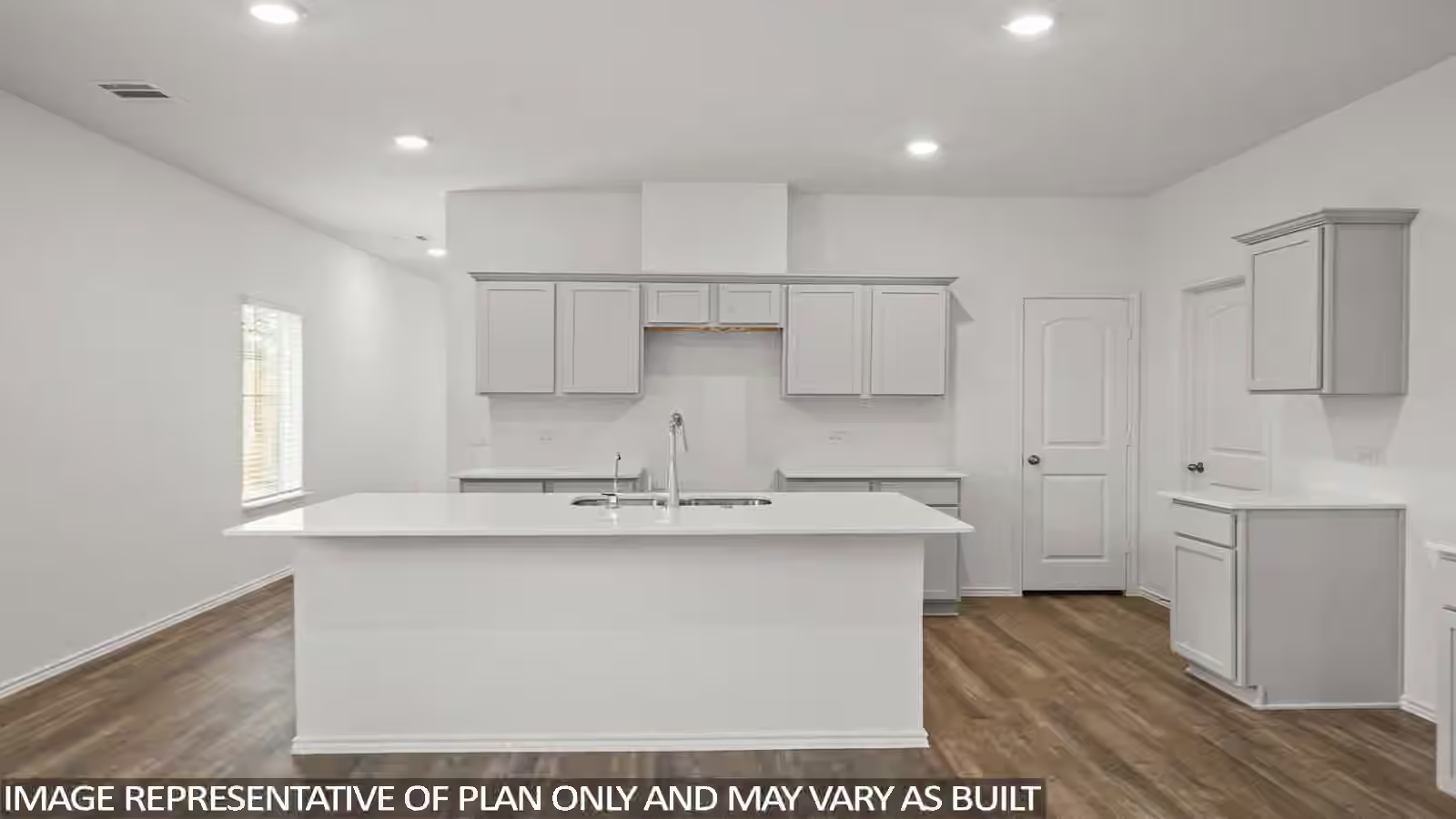 Photo 3 of 1671 Portia Lane, Conroe, TX