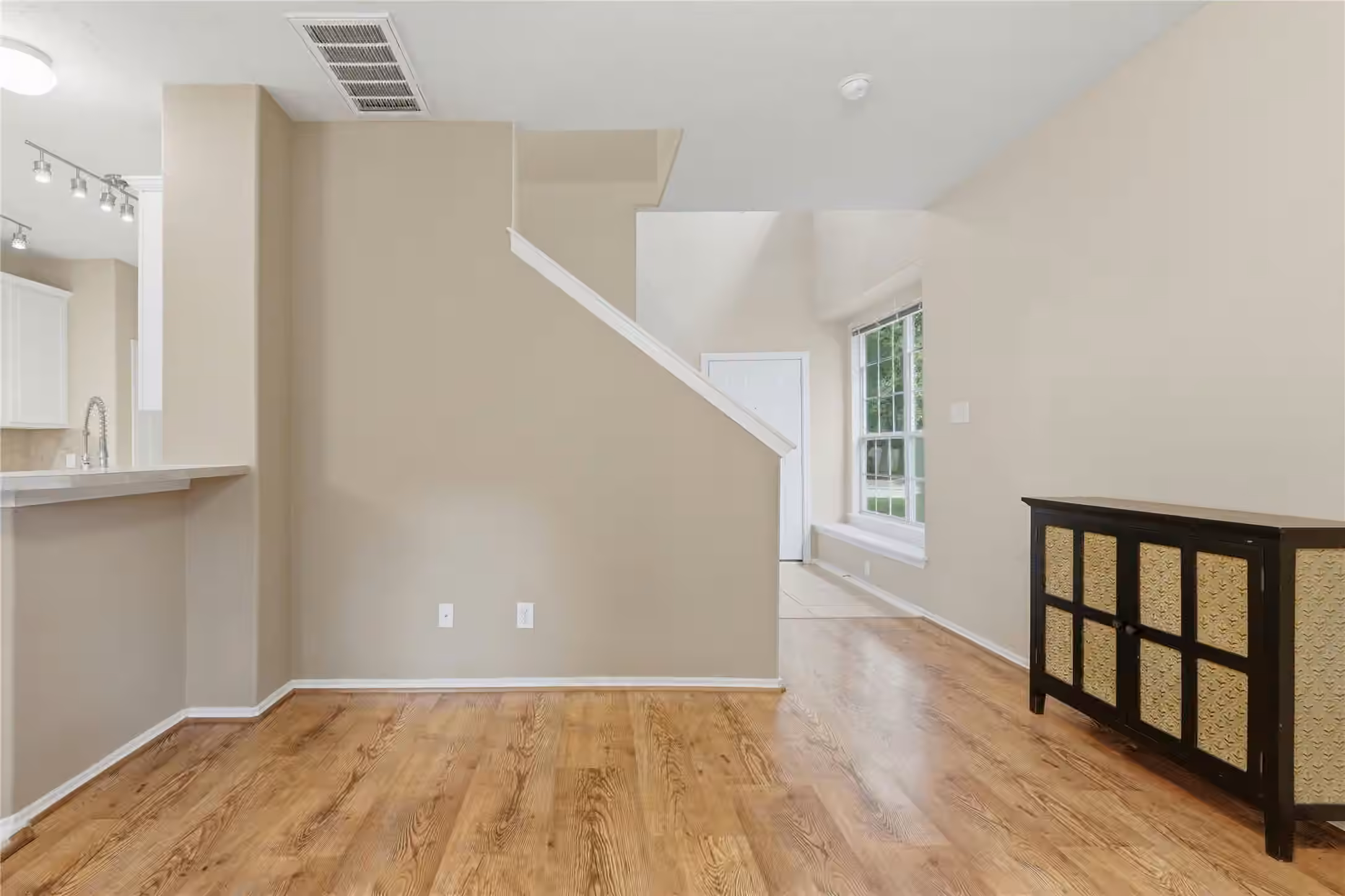 Photo 5 of 51 E Stedhill Loop, The Woodlands, TX
