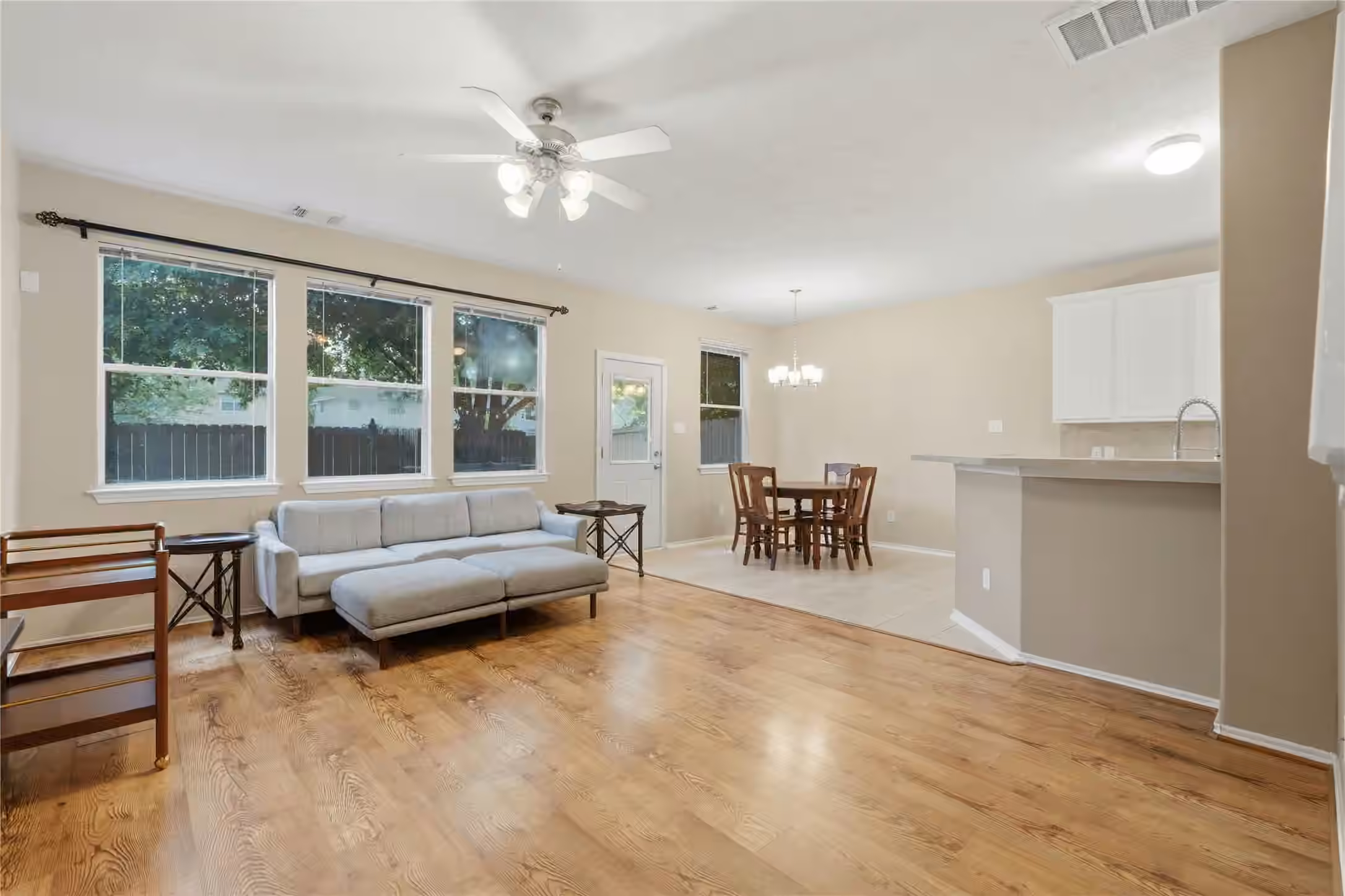 Photo 6 of 51 E Stedhill Loop, The Woodlands, TX