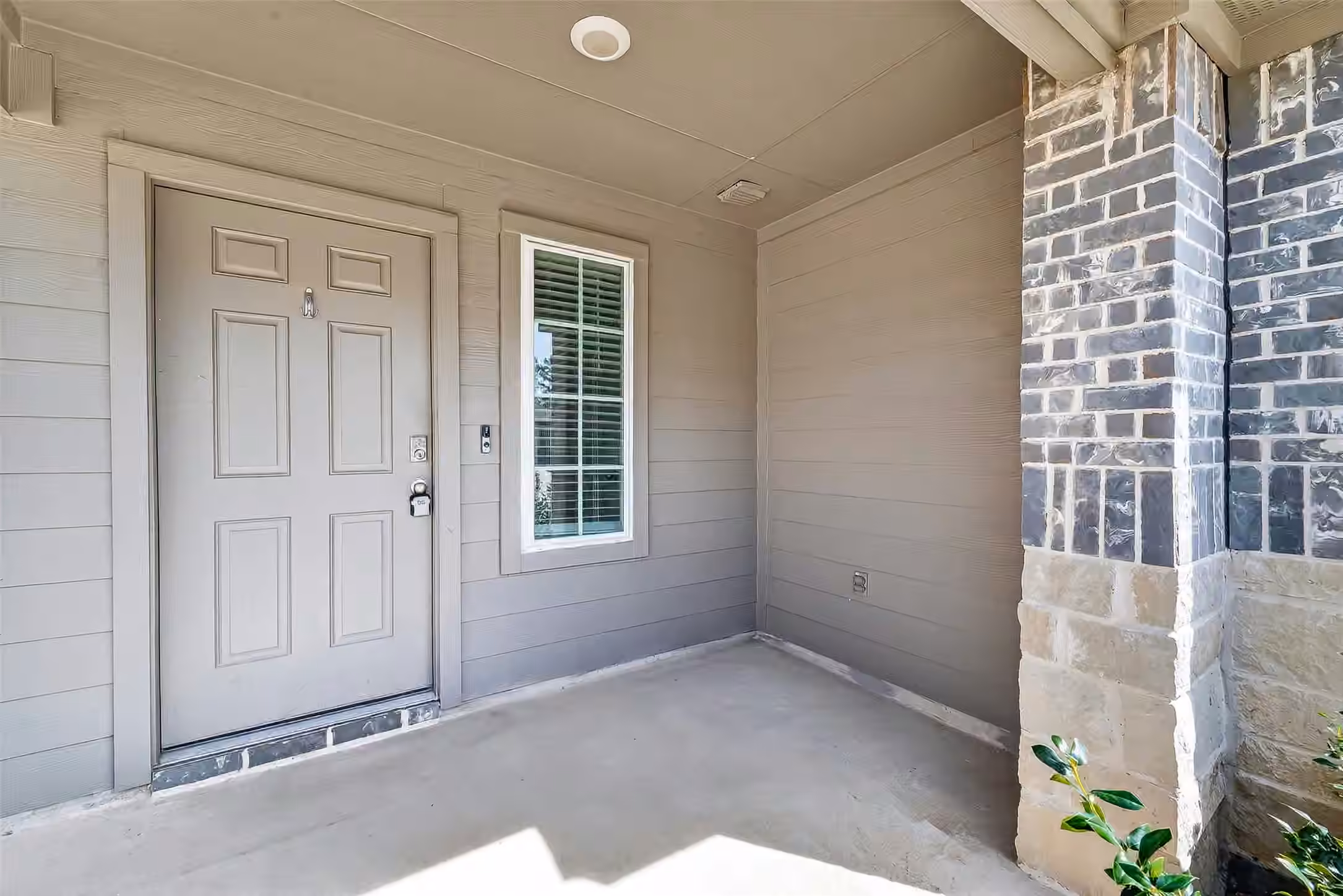 Photo 5 of 24046 Kentwood Springs Drive, Spring, TX