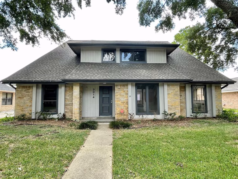 Photo of 3014 Edgewood Drive, Sugar Land, TX
