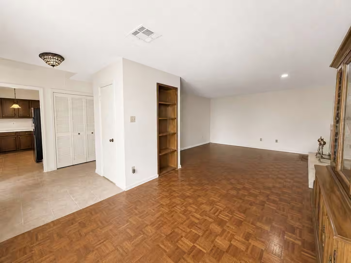 Photo 2 of 10602 Sandpiper Drive, Houston, TX