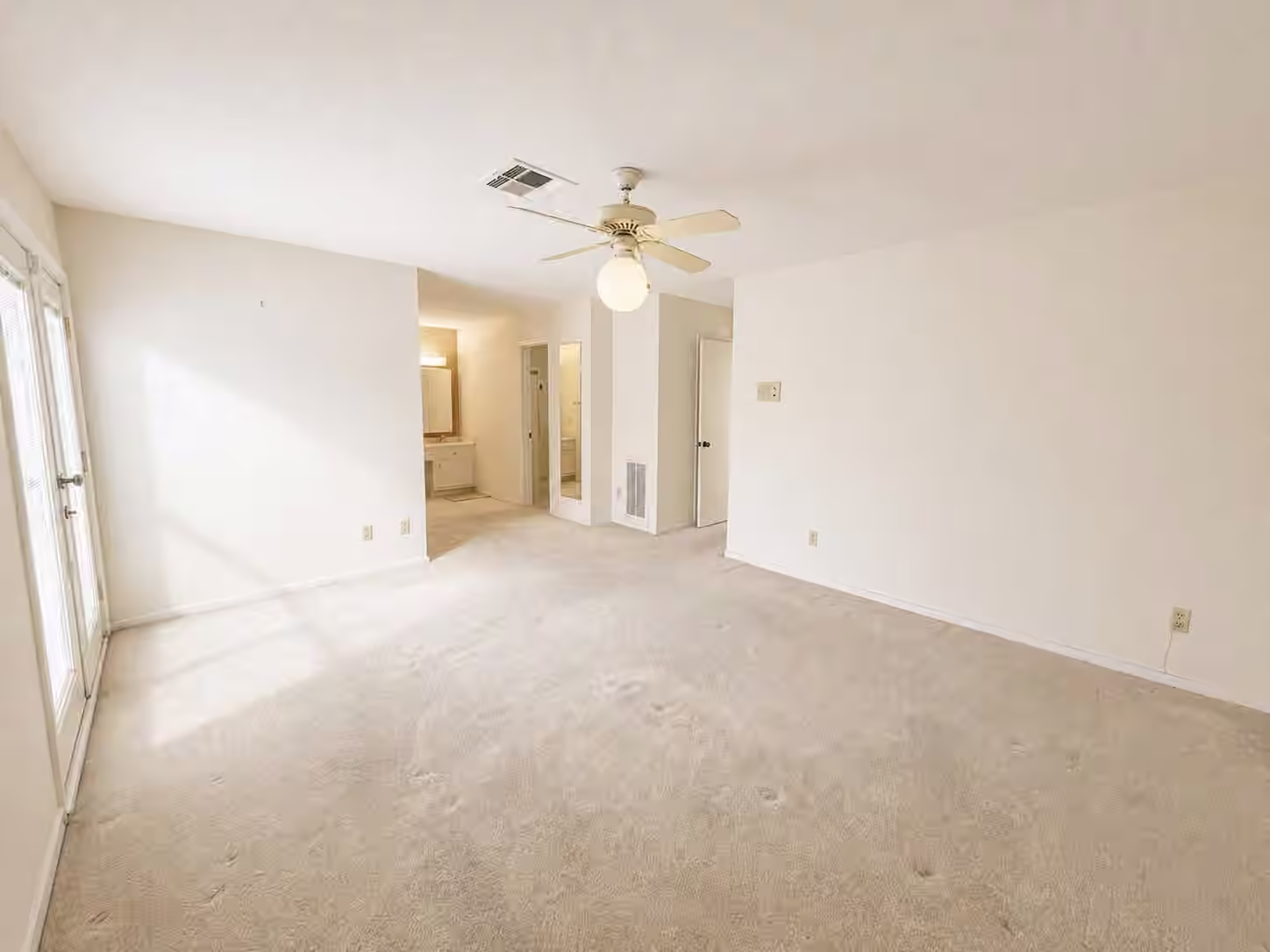 Photo 4 of 10602 Sandpiper Drive, Houston, TX